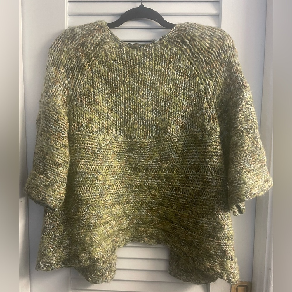 Stunning Vintage Leo & Nicole Size L Sweater Bolero w/Faux Button Snap. Like New - Picture 6 of 8